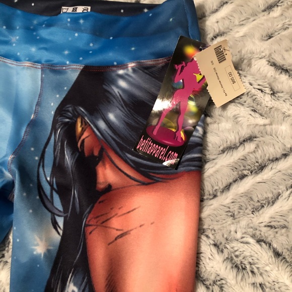 Wonder Woman Leggings NEW💙💜 - Picture 3 of 3